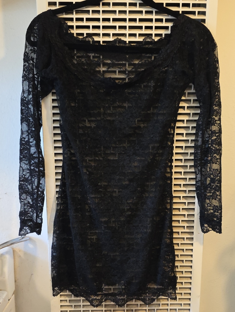 Black Lace Long-Sleeve Chemise